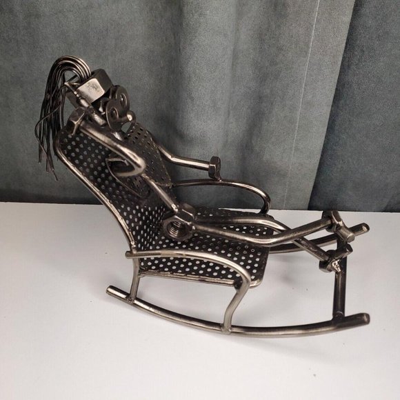 Nuts & Bolts Sculpture Woman in Rocking Chair on Phone STEELMAN24 Hinz & Kunst - Picture 1 of 9